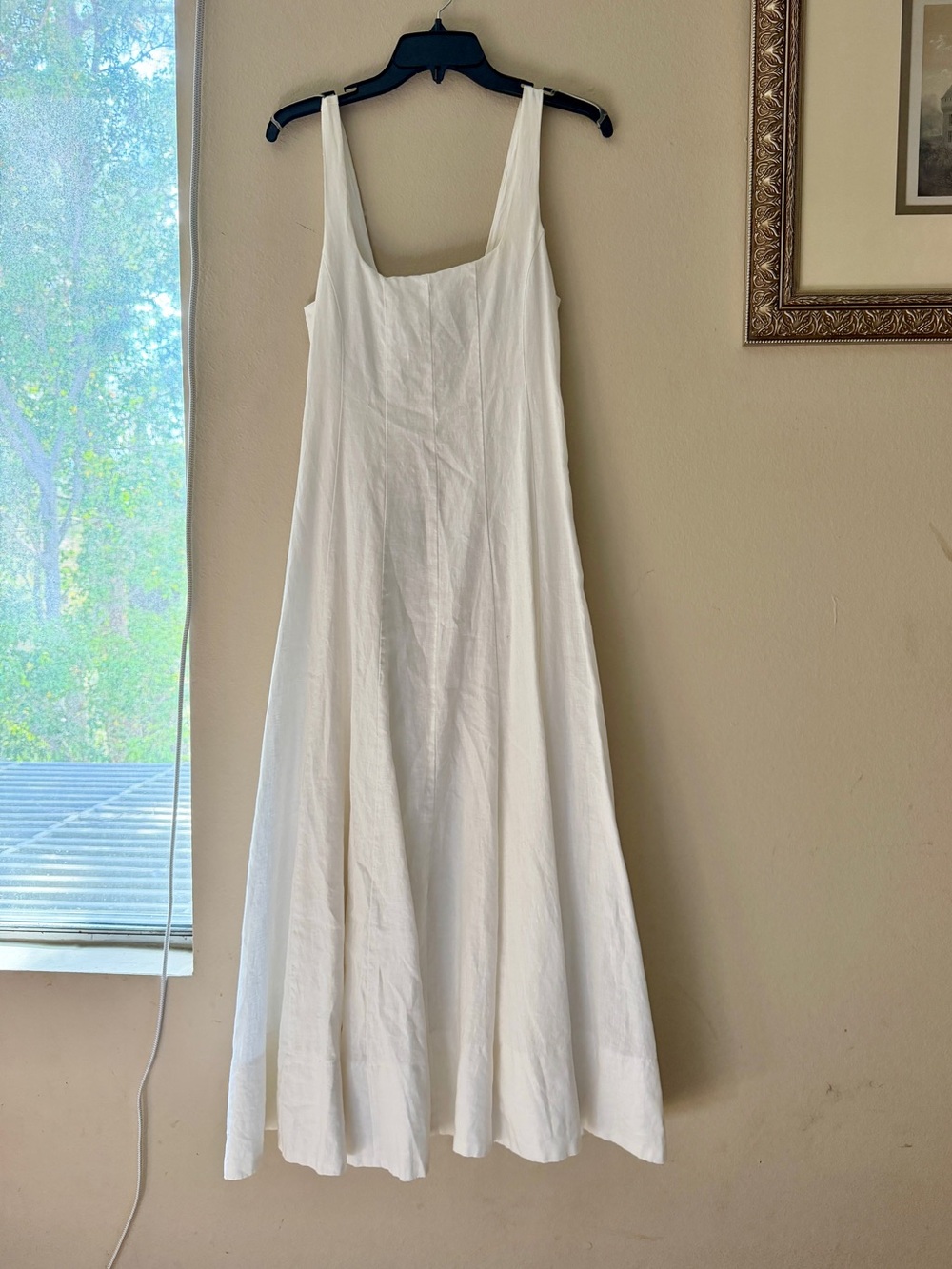 Dissh Classic White Sleeveless Maxi Dress